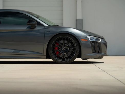 Used 2018 Audi R8 V10 RWD image 55
