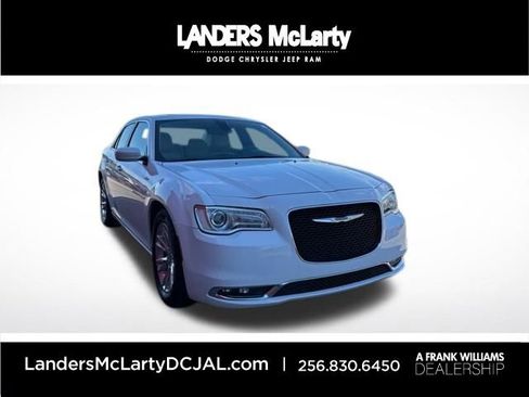 Used 2019 Chrysler 300 Touring L w/ Quick Order Package 22F image 1