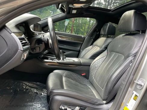 Used 2020 BMW 750i xDrive AWD/4WD image 14