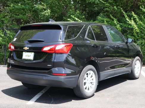 Certified 2021 Chevrolet Equinox LS w/ LS Convenience Package AWD/4WD image 8