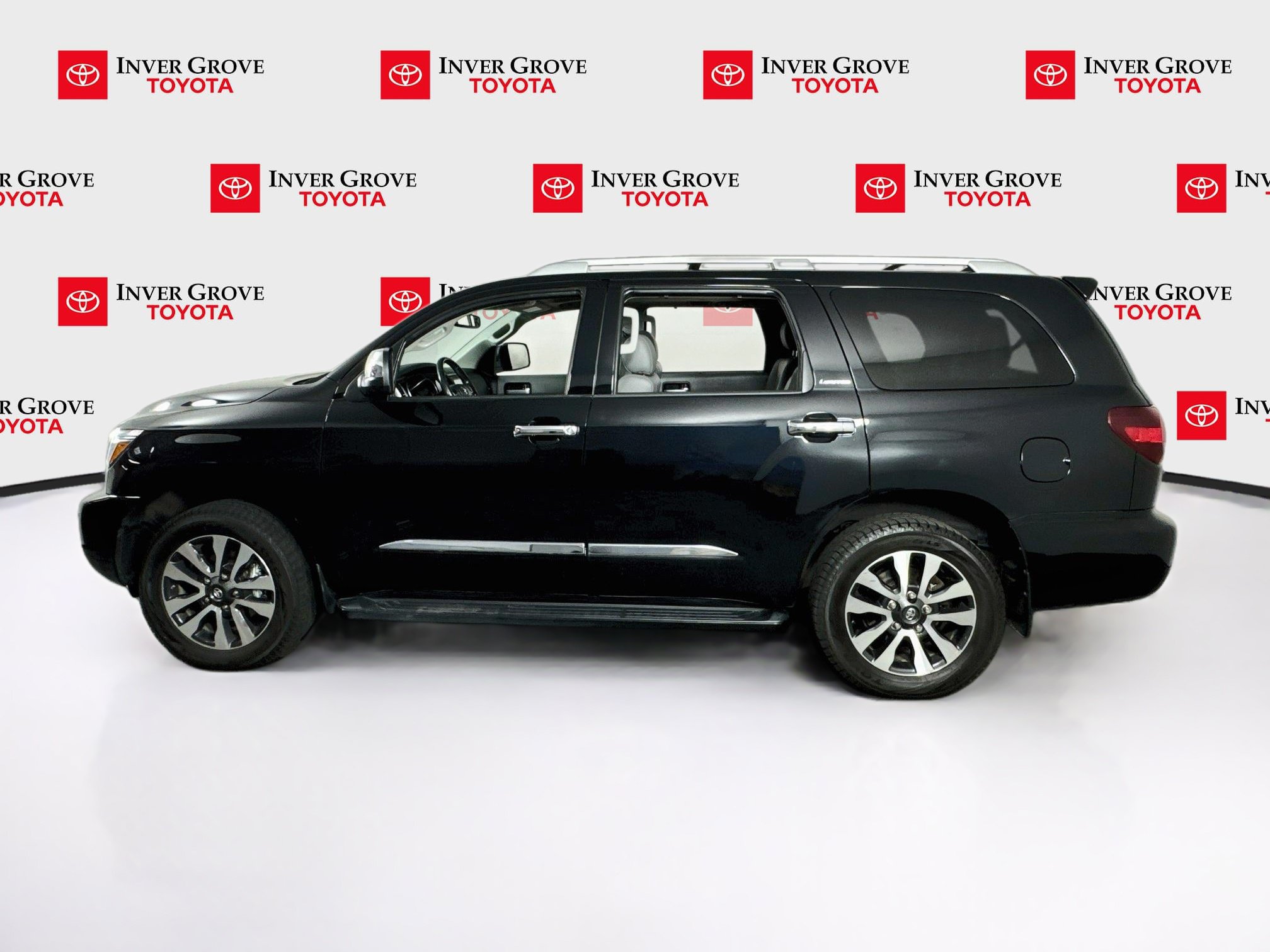 Used 2018 Toyota Sequoia Limited AWD/4WD image 8