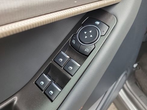 Used 2025 Ford Explorer Active RWD image 22