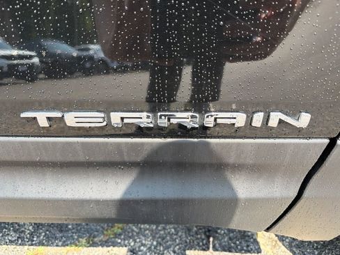 Used 2022 GMC Terrain SLT AWD/4WD image 10