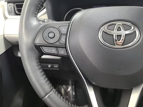 Used 2022 Toyota RAV4 XLE Premium AWD/4WD image 27