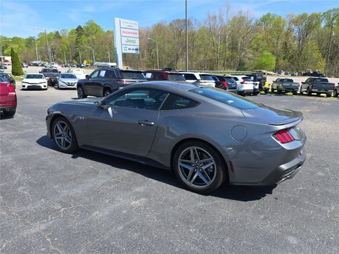 Used 2025 Ford Mustang GT Premium image 4