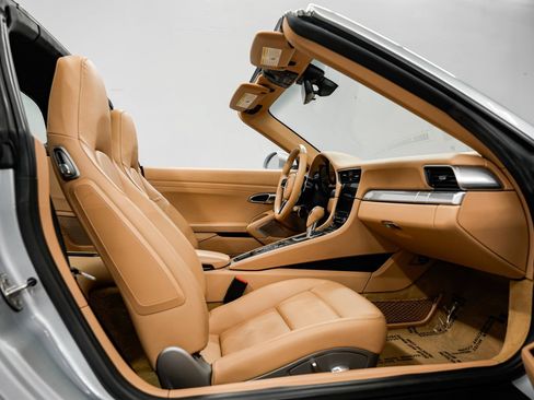 Used 2017 Porsche 911 Targa 4 AWD/4WD image 19