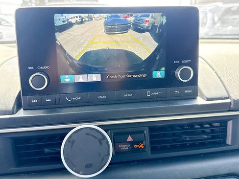 Used 2025 Honda Pilot Sport image 16