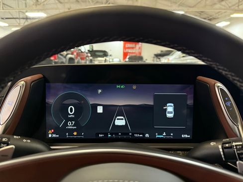 Used 2025 Genesis G90 3.5T image 39