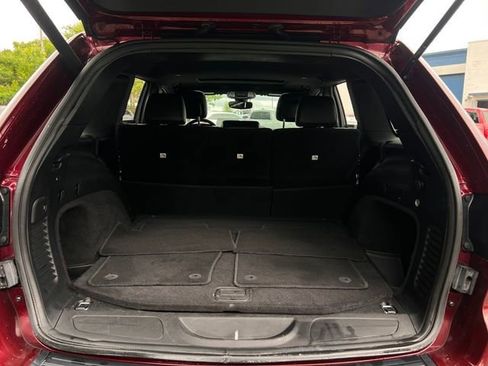 Used 2019 Jeep Grand Cherokee Altitude RWD image 28