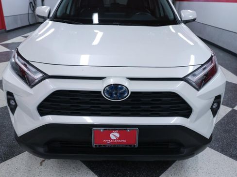 Used 2022 Toyota RAV4 XLE Premium image 4