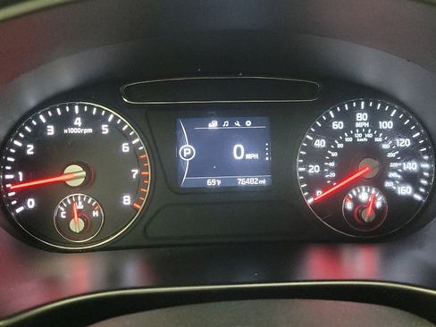 Used 2017 Kia Sorento LX w/ LX Convenience Package image 23