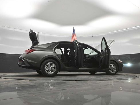 New 2026 Hyundai Elantra SE FWD image 45
