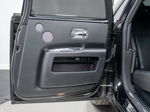 Used 2013 Rolls-Royce Ghost RWD image 24