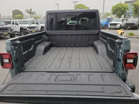New 2026 Jeep Gladiator Rubicon image 18