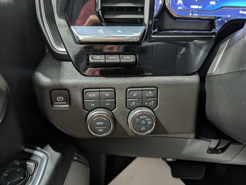 Used 2024 Chevrolet Silverado 2500 High Country w/ High Country Premium Package image 25