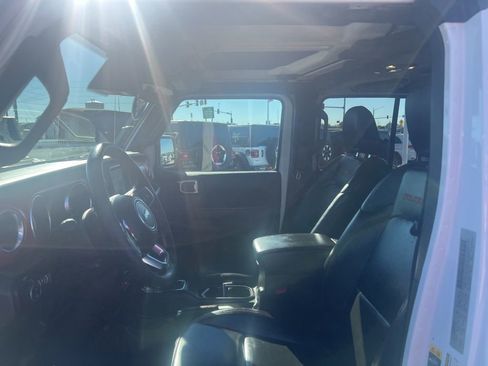 Used 2020 Jeep Gladiator Rubicon image 10