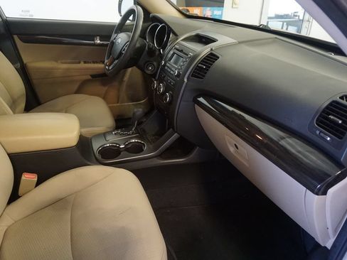 Used 2011 Kia Sorento 2WD w/ Convenience Pkg image 20