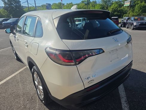 Used 2025 Honda HR-V LX image 7