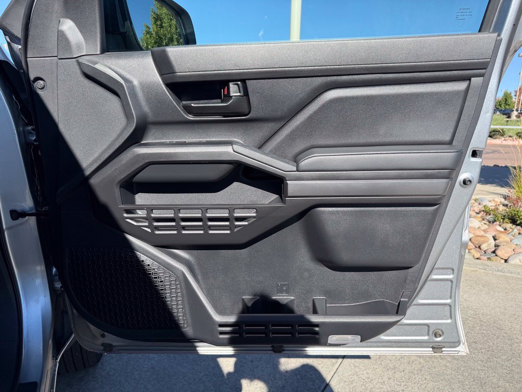 Used 2025 Toyota Tacoma SR5 AWD/4WD image 30