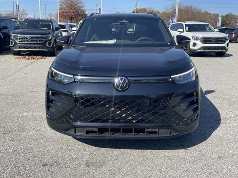 New 2026 Volkswagen Tiguan SE R-Line FWD image 2