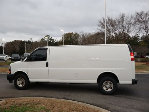 Used 2021 Chevrolet Express 2500 Extended w/ Driver Convenience Package image 22
