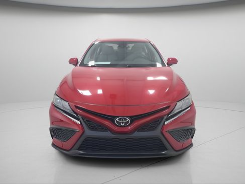 Used 2023 Toyota Camry SE w/ Protection Package (Q2) (TMS) FWD image 2