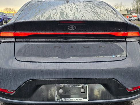 Used 2025 Toyota Prius XLE image 14