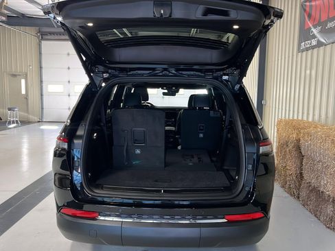 New 2025 Jeep Grand Cherokee L Limited image 9