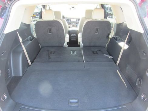 Used 2020 Buick Enclave Essence w/ Sound and Sites Package AWD/4WD image 25