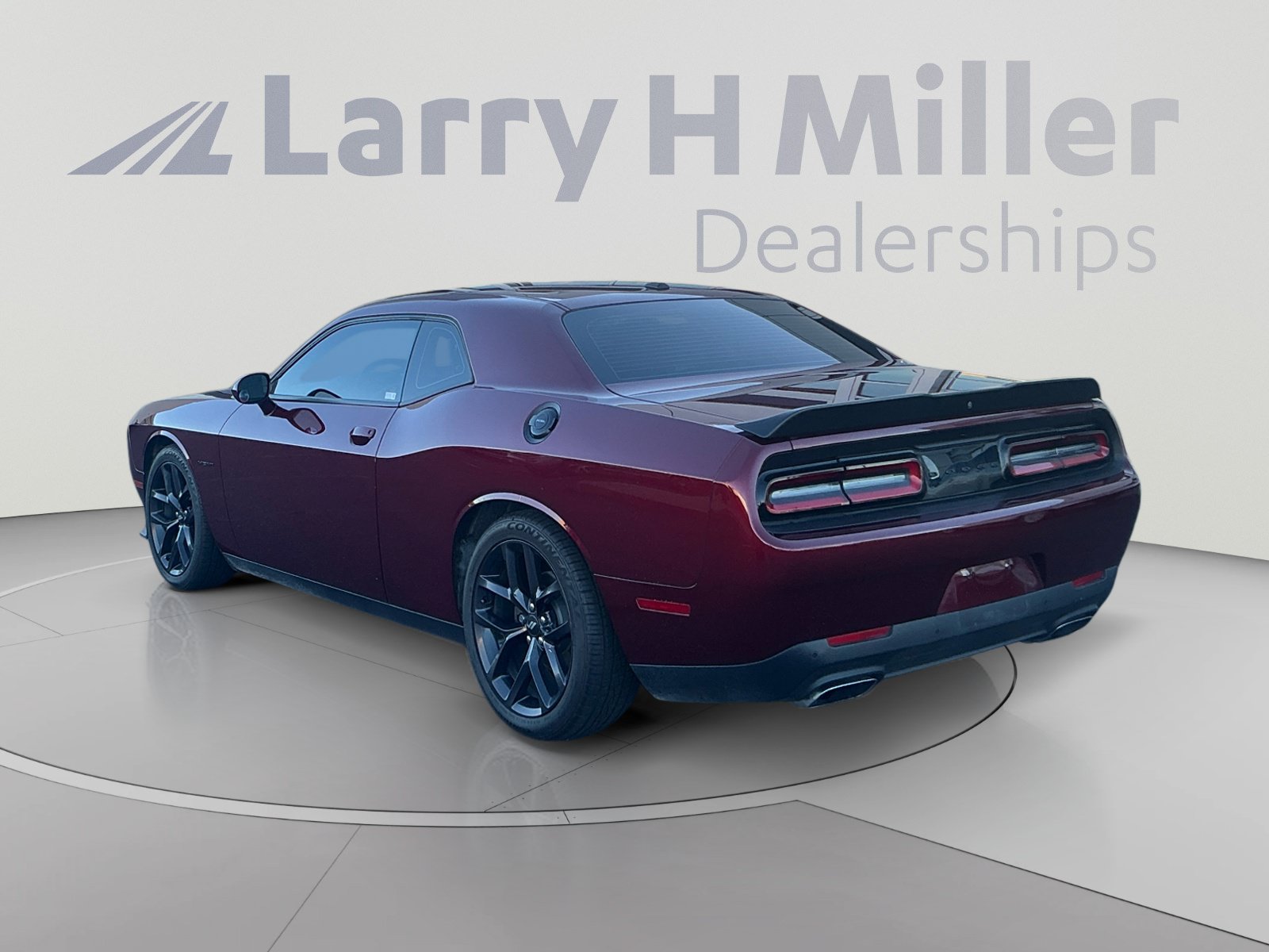 Used 2020 Dodge Challenger R/T w/ Blacktop Package RWD image 2