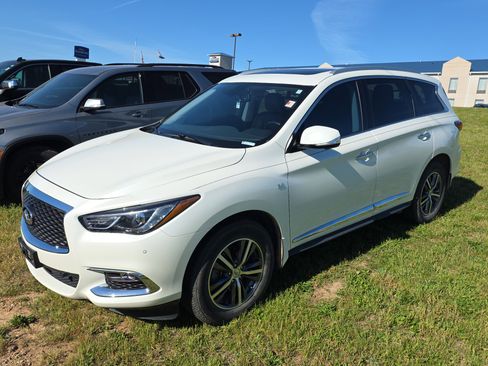 Used 2017 INFINITI QX60 Luxe w/ Premium Plus Package AWD/4WD image 3