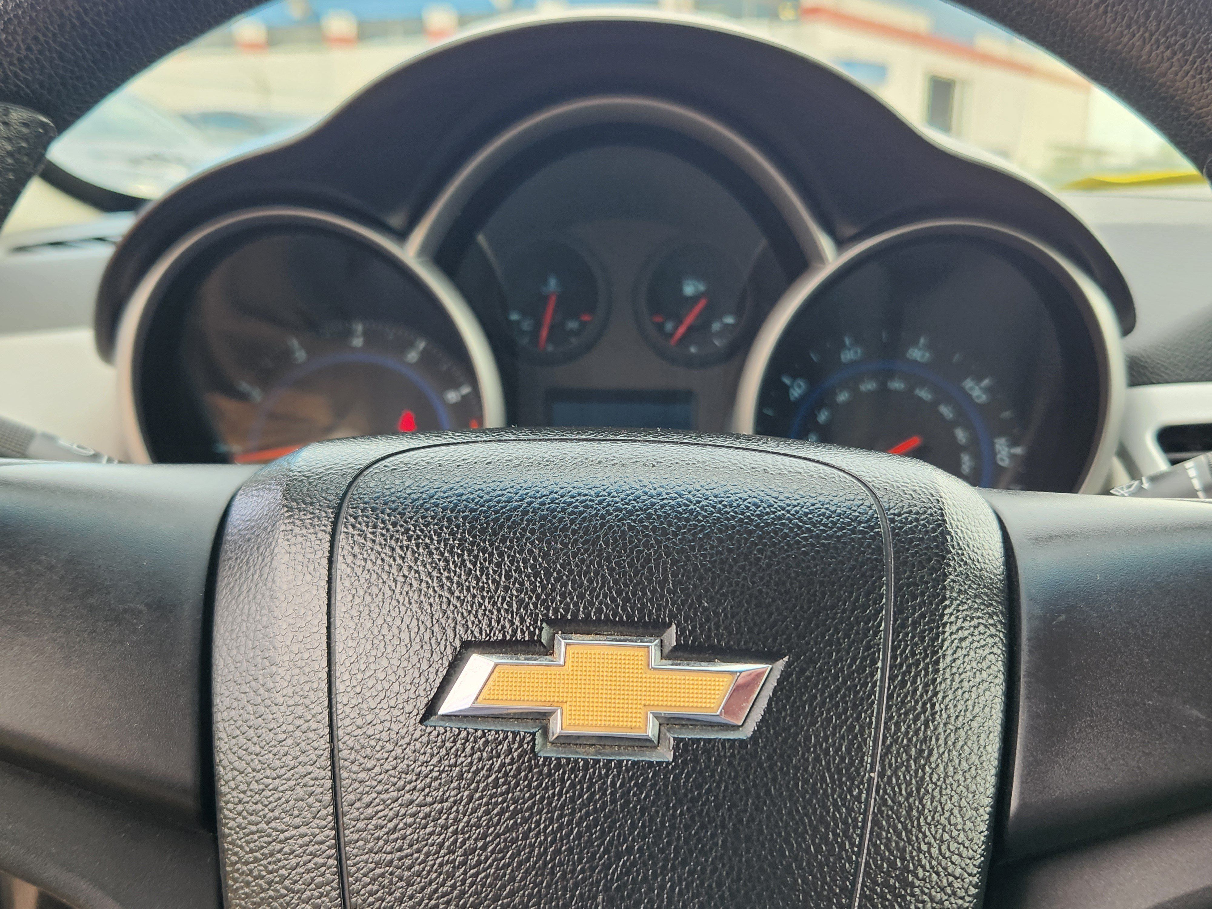 Used 2011 Chevrolet Cruze LS FWD image 11
