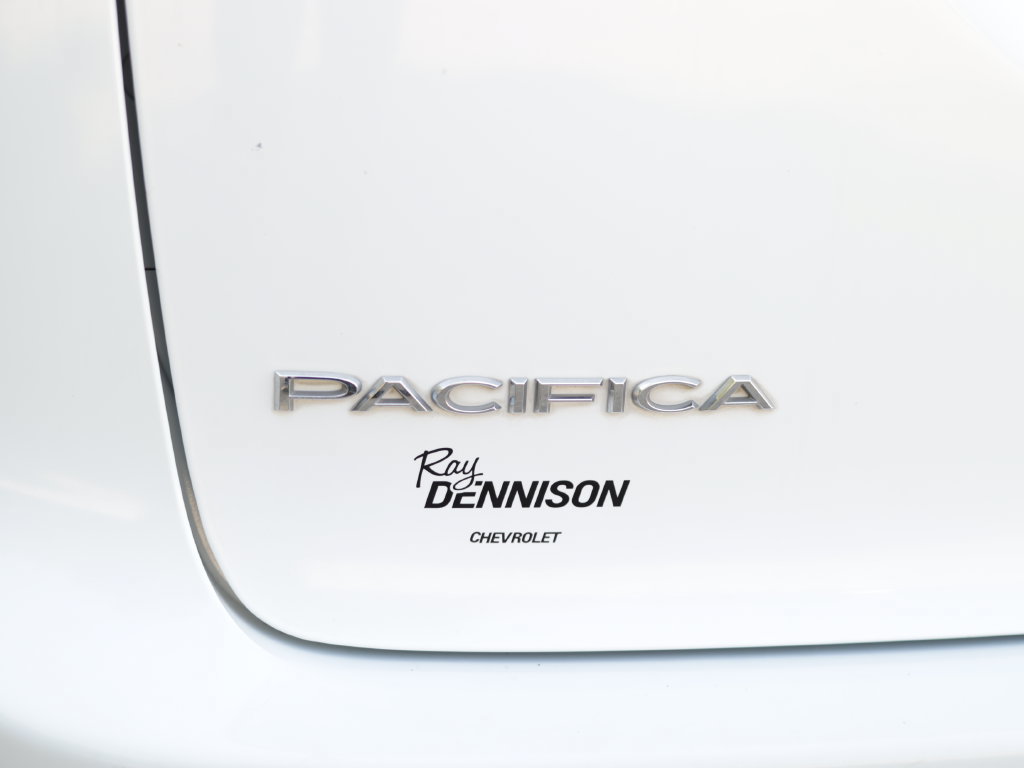 Used 2022 Chrysler Pacifica Touring-L FWD image 33