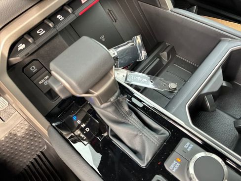 New 2026 Toyota Tundra Limited AWD/4WD image 28