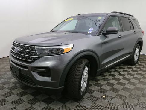 Used 2022 Ford Explorer XLT AWD/4WD image 5