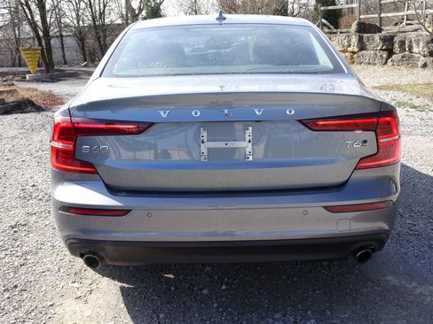 Used 2021 Volvo S60 T6 Momentum w/ Climate Package image 8