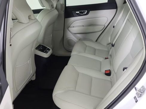 Used 2021 Volvo XC60 T5 Inscription w/ Advanced Package image 15