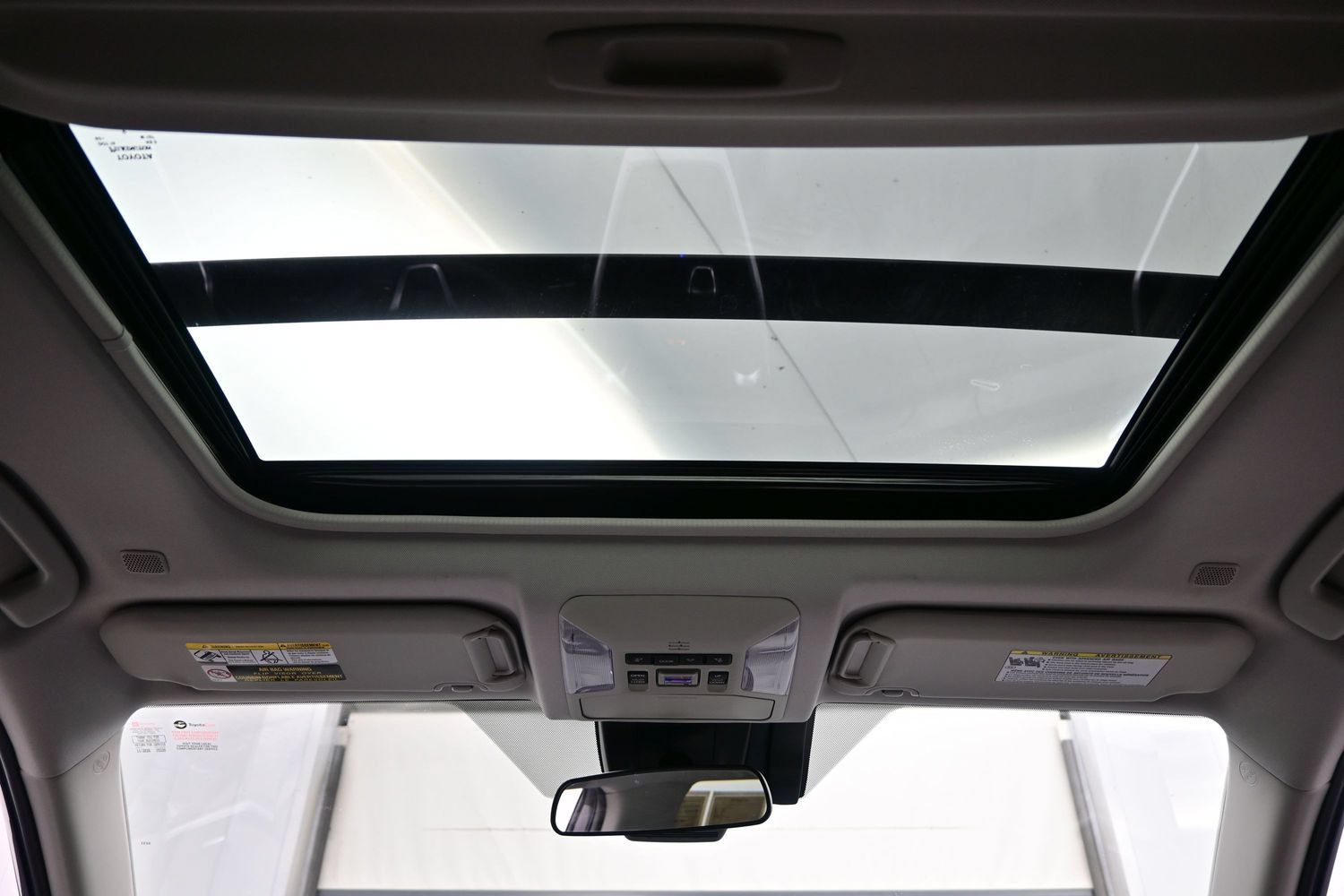 Used 2025 Toyota RAV4 XLE Premium w/ Weather Package FWD image 18