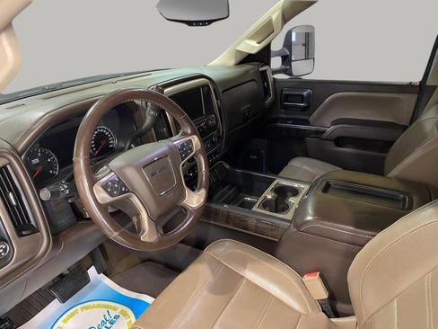 Used 2015 GMC Sierra 2500 Denali w/ Duramax Plus Package AWD/4WD image 11