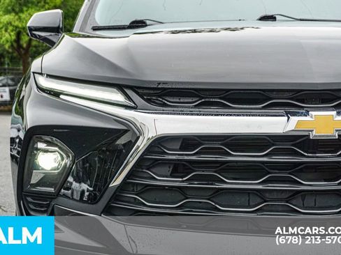 Used 2025 Chevrolet Blazer LT FWD image 12