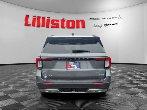 Used 2025 Ford Explorer Active w/ Active Comfort Package image 4
