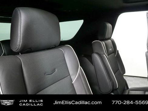 Certified 2026 Cadillac Escalade Luxury AWD/4WD image 20