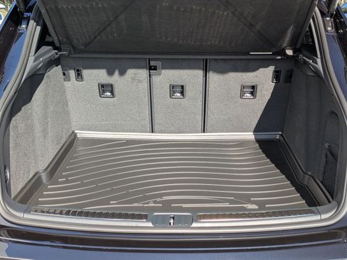 New 2026 Porsche Macan image 22