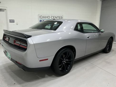 Used 2017 Dodge Challenger SXT w/ Blacktop Package image 8