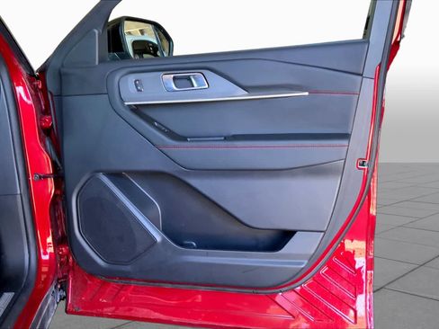 Used 2025 Ford Explorer ST-Line w/ Premium Package RWD image 22