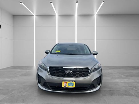 Used 2019 Kia Sorento LX image 2