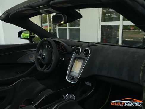 Used 2020 McLaren 600LT Spider image 27