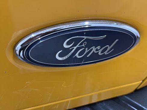 Used 2005 Ford F250 XL image 6