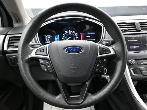 Used 2016 Ford Fusion SE FWD image 14