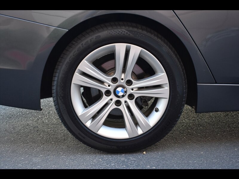 Used 2017 BMW 330i Sedan RWD image 37